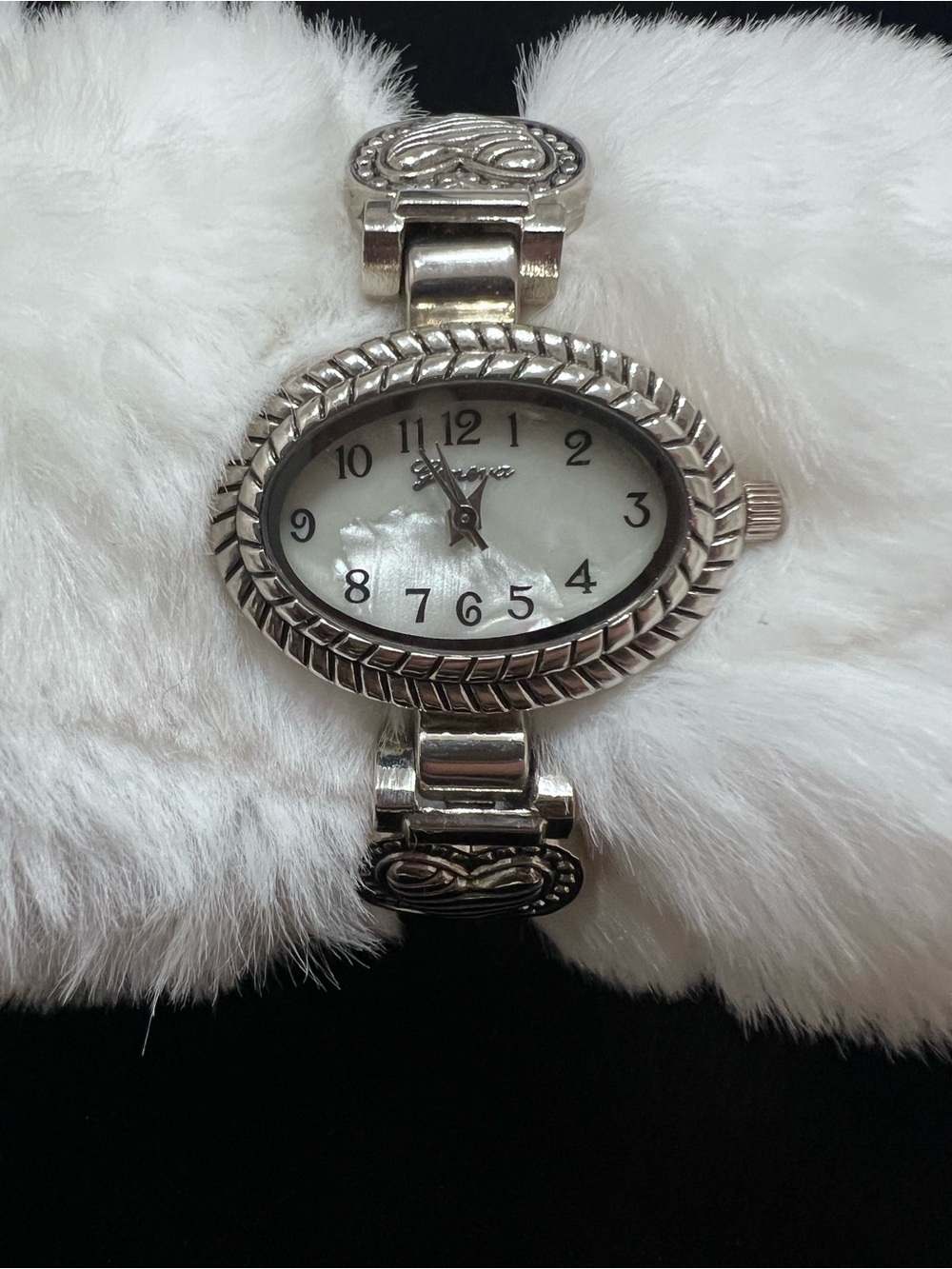 Geneva Quartz Heart Cuff And Silver Oval Mother-of-Pearl Working Watch Vintage
